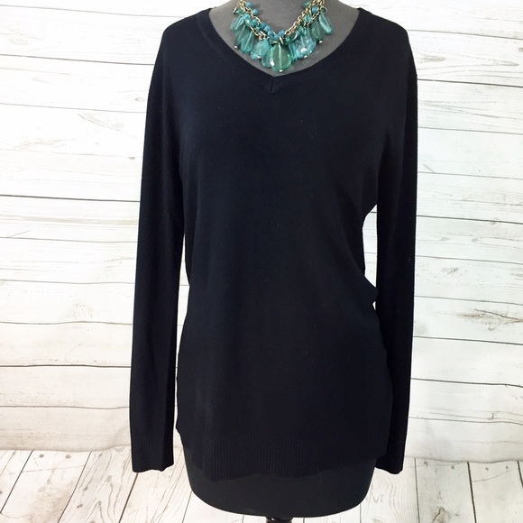 Classic V neck Black Sweater plus size - Picture 2 of 4